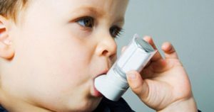 In un bambino su due l’asma non è sotto controllo